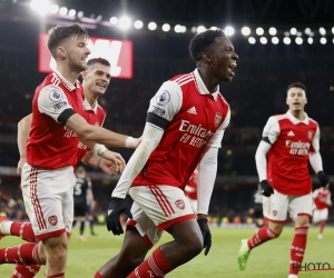 Wat een apotheose! Arsenal haalt dubbele achterstand op en wint na doelpunt in 96e minuut