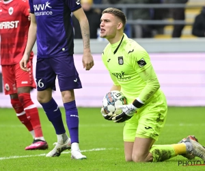 Verbruggen toont waarom Anderlecht hem nu al zijn kans gaf: "Als doelman moet je de bal vergeten die je pakte of niet pakte"