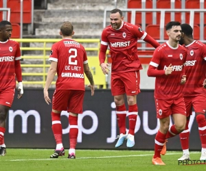 Antwerp heeft geen problemen met 10 Eupen-spelers en sluipt dichter bij Racing Genk