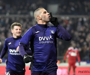 Anderlecht verliest twee kostbare punten na own goal, Standard prijst zich gelukkig