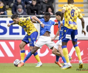 Een derby voor echte mannen! Genk laat ondanks kopbalgoals Samatta punten liggen bij viriel spelende streekgenoot