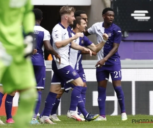 🎥 Alle supporters op post! Anderlecht-legende geeft de aftrap tegen Antwerp