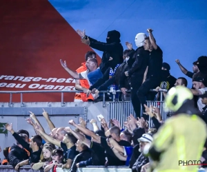 Ongezien en ook weer niet: supporters Anderlecht beginnen meteen onderling te vechten, spelers uitgefloten en bus opgehouden