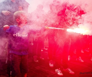 🎥 Zotte beelden: de bus van Club Brugge is zelfs niet meer te zien door de rook heen