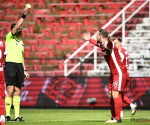 Patrick Goots haalt scheidsrechter Lawrence Visser door het slijk na match van Antwerp