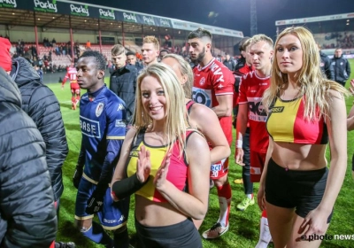 Deze schaars geklede dames stalen (op een belachelijke manier) de show tijdens Kortrijk-Standard