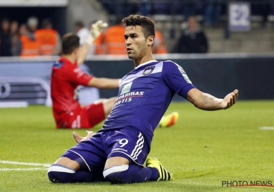 Tien man van Anderlecht houden krappe zege vast in zoutloze match