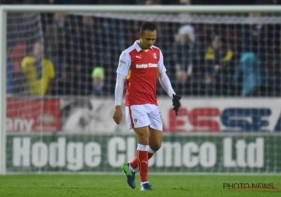 VIDEO: Odemwingie krijgt rood na vuile elleboog en doet dan dit