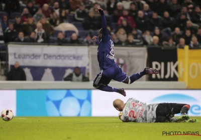 Wat een beeld: doelman Moeskroen wou het aftrappen: "Wat stond ik daar nog te doen?"