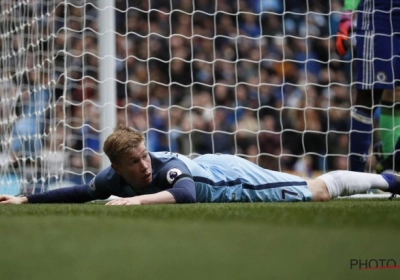 VIDEO: De Bruyne even de 'schlemiel' na immense misser