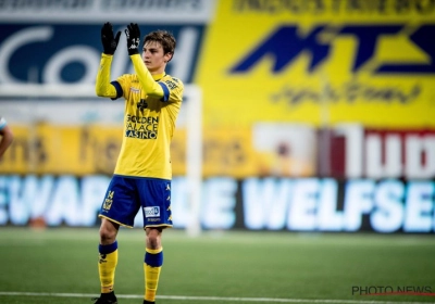 Wat een nacompetitie voor Pieter Gerkens! Met doelpunten 3 en 4 helpt hij STVV in z'n eentje op en over Lierse