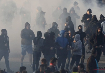 Rellen in Lyon: Besiktas Ultras gaan veiligheidsdiensten te lijf, honderden supporters lopen het veld op (mét beelden)