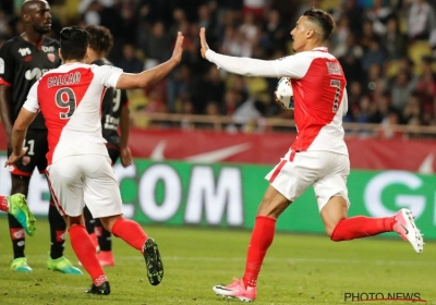 Dankzij twee fabelachtige vrijschoppen van Falcao blijft Monaco leider in de Ligue 1 (mét beelden!)