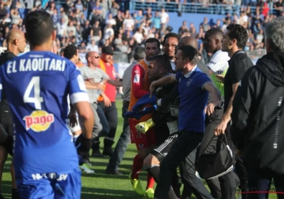 Schandalig: Lyon-spelers worden (op het veld) geschopt en geslagen door fans van tegenstander (mét beelden!)