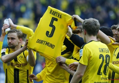 Spelers Borussia Dortmund pakken uit met knap gebaar voor geblesseerde Bartra