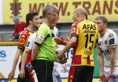 Kan het niemand wat schelen in play-off 2? "En toen zei de ref: 'Ik heb graag dat je nog wat ambetanter doet, dan kan ik het jullie nog moeilijker maken'"