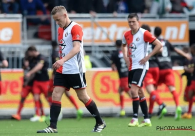 Om een voorbeeld aan te nemen! Feyenoord-fans zingen spelers bij terugkeer toe ondanks zware pandoering in titelmatch