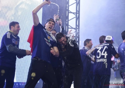 'We are the champions', 'Merci René' en songs over Club Brugge: dít was de wilde feestnacht van RSC Anderlecht (mét beelden!)