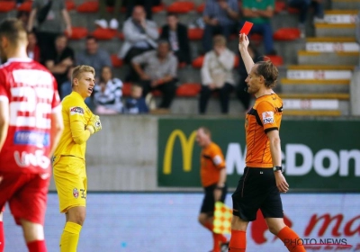 Eén keeper rood en nu... "Ja, nu moet ik Bailly zetten die nog zwaar moet vermageren"