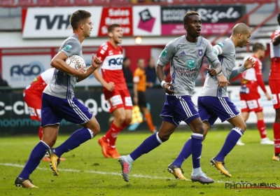 Kortrijk-spelers geven toe: "Het was penalty, maar het is zijn eigen schuld dat ze hem niet krijgen"