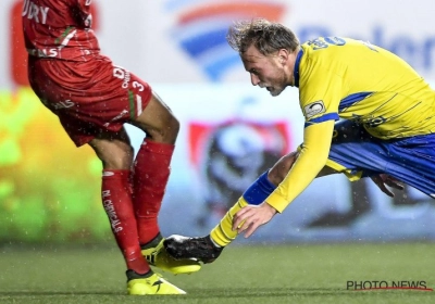 STVV-middenvelder Roman Bezus doet zijn verhaal over bizarre rode kaart tegen Zulte Waregem