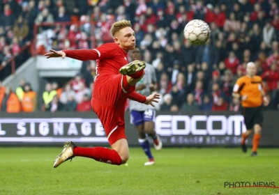 Man in vorm bij Standard Emond legt uit waarom hij na de rust niet meer op het veld te zien was