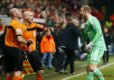 Ex-ref Gumienny lovend over beslissing in Standard-Anderlecht: "Een pluim voor Delferière en zijn assistent"