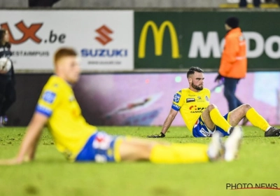 De spelers van Waasland-Beveren zaten er verslagen bij in Moeskroen... En de supporters?