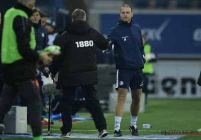 Gent-coach Thorup trotseerde de kou: "Beginnen jullie nu wéér over die korte broek?"