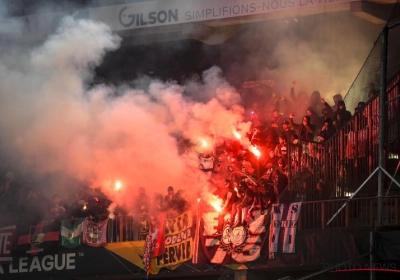 Terwijl Standard megastunt viert... bestormen Sevilla-supporters het veld op Sclessin