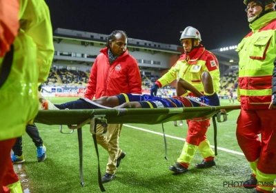 Van draagberrie naar rolstoel: Waasland-Beveren vreest voor erge blessure van cruciale pion