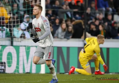 Efficiënt Standard bibbert en beeft, maar heeft ticket voor play-off 1 op zak