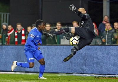 Buitenaardse Bolat bezorgt leider Genk een ferme kater én Antwerp drie gouden punten