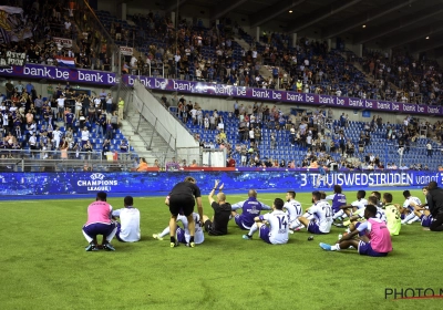 Anderlecht geeft signaal aan fans, spelers en coach leggen uit: zitten en zwijgen