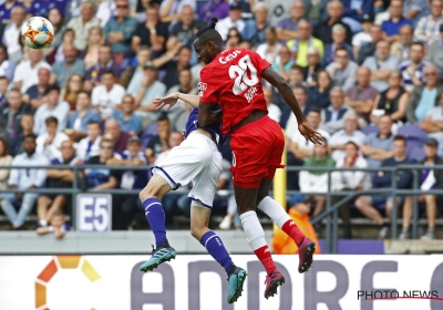 Had Anderlecht een penalty moeten krijgen? "Voor luchtduels wordt de lat hoger gelegd"