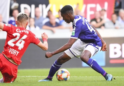 🎥 OFFICIEEL: Sambi Lokonga verlengt contract bij Anderlecht