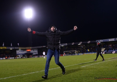 Bob Peeters viert overwinning wel zéér uitbundig: "Uiteindelijk speel je op het veld van een heel goed team"