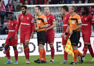 Poppen aan het dansen in Antwerp - Club Brugge: match stilgelegd na bier op grensrechter