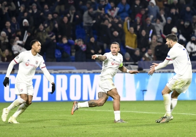 🎥 Zelden geziene own goal nekt Lyon tegen PSG