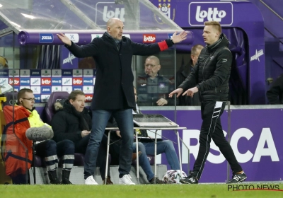 Clement grijpt in en doet match kantelen: "Hij heeft al goeie dingen laten zien, maar vandaag was het minder"