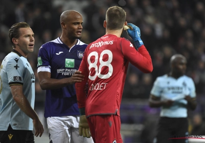 Mignolet aangedaan nadat bommetje op het veld werd gegooid: "Daar zou het Belgische voetbal niet voor mogen staan"  