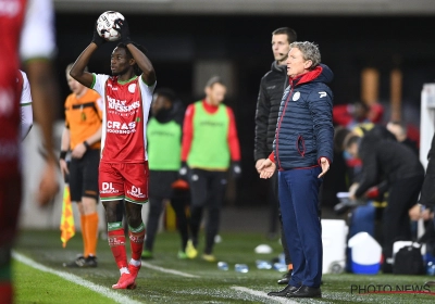 Dury ziet dat zijn kern uit balans is om play-off 1 te halen: "Zoveel aanvallers in mijn kern..."