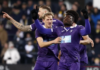 🎥 Supporters Beerschot vieren feest na het behalen van de periodetitel!