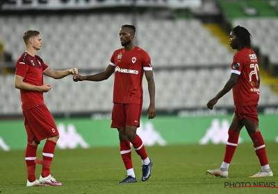 Antwerp na twee speedagen van hun bekerwolk gedonderd: "Voetbal is geen kwestie van namen en cv's" & "De naam topteam onwaardig"