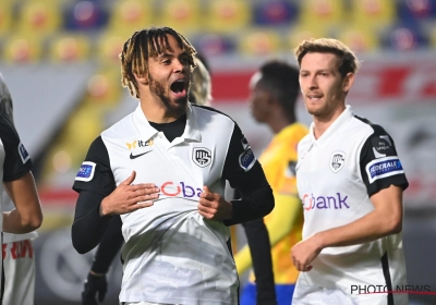 Geniale Theo Bongonda bezorgt Racing Genk met juweeltje zege in Limburgse derby