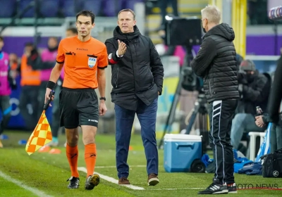 Van den Brom heeft het moeilijk met arbitrage: "Wij hadden ook twee strafschoppen kunnen krijgen"