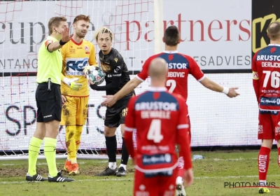 Vanderhaeghe en Maes zijn het roerend eens over één fase: "Een keeper maakt al nauwelijks kans en dan gaan ze hem nog beteugelen"