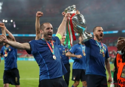 Strijder Chiellini met tranen in de ogen: "We zeggen het al een heel toernooi dat er iets magisch in de lucht hing"