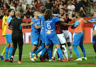 📷 Bagarre générale in Nice-Marseille: hallucinante beelden van fans die spelers achterna zitten