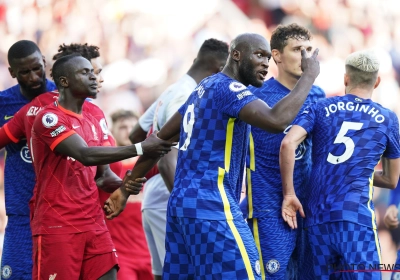 Lukaku en zijn maats houden stand op Anfield Road ondanks een helft met man minder na betwistbare uitsluiting